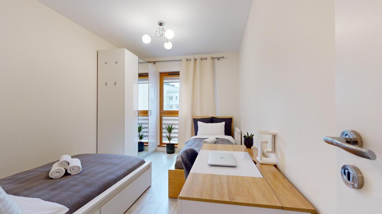 Family House Near The Market Square -Perfect For Family & Business Stays - Ksiecia Witolda Street 500 Steps To Market Square - 2 Bedrooms,2 Parking Places Wroclaw Ngoại thất bức ảnh