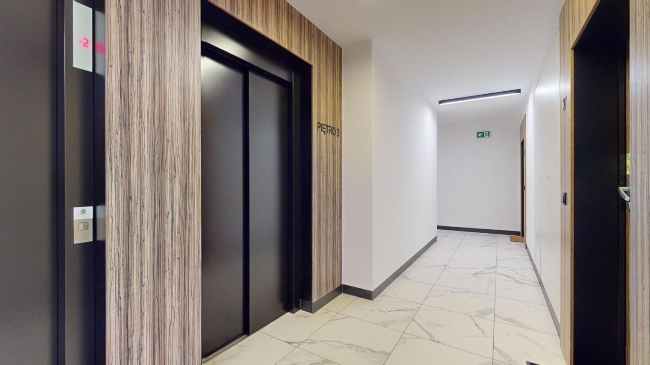 Family House Near The Market Square -Perfect For Family & Business Stays - Ksiecia Witolda Street 500 Steps To Market Square - 2 Bedrooms,2 Parking Places Wroclaw Ngoại thất bức ảnh