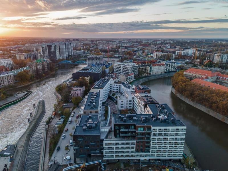 Family House Near The Market Square -Perfect For Family & Business Stays - Ksiecia Witolda Street 500 Steps To Market Square - 2 Bedrooms,2 Parking Places Wroclaw Ngoại thất bức ảnh