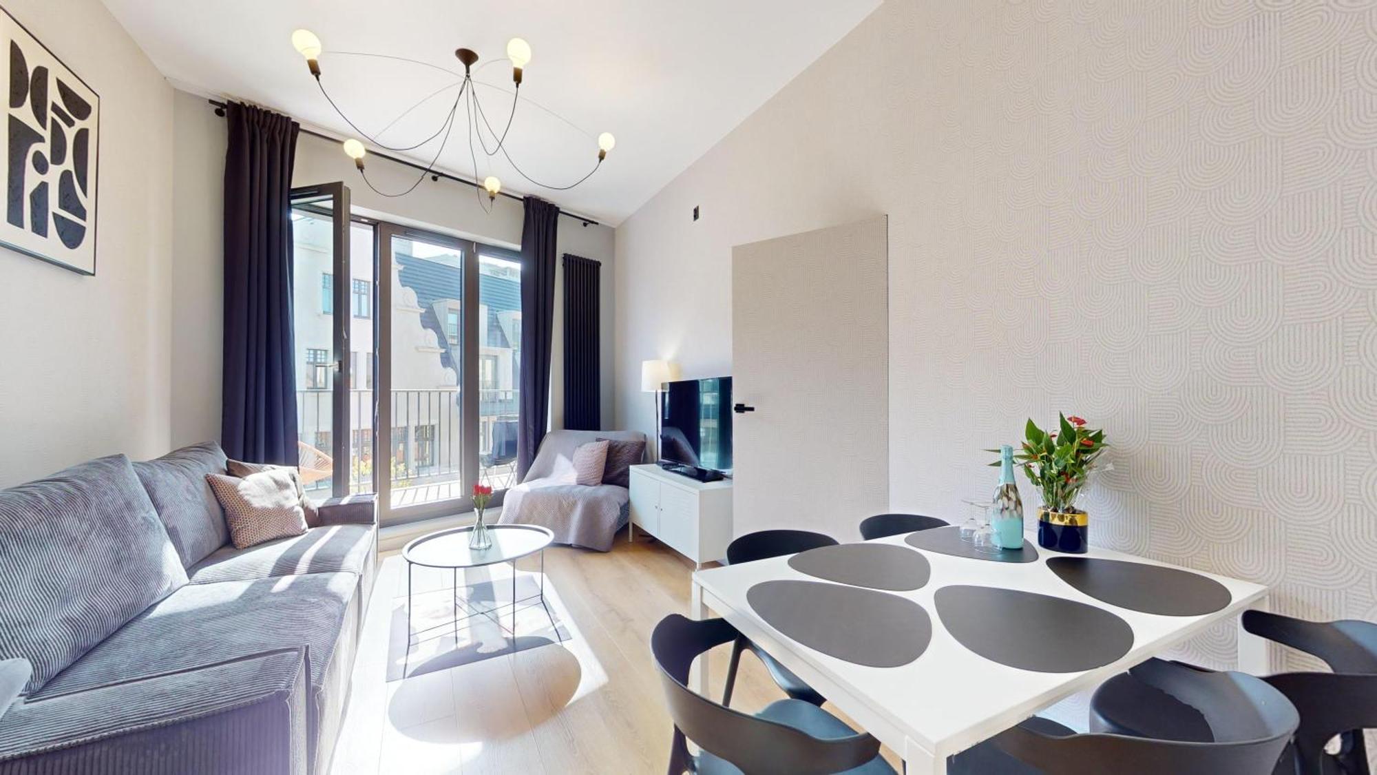 Family House Near The Market Square -Perfect For Family & Business Stays - Ksiecia Witolda Street 500 Steps To Market Square - 2 Bedrooms,2 Parking Places Wroclaw Ngoại thất bức ảnh