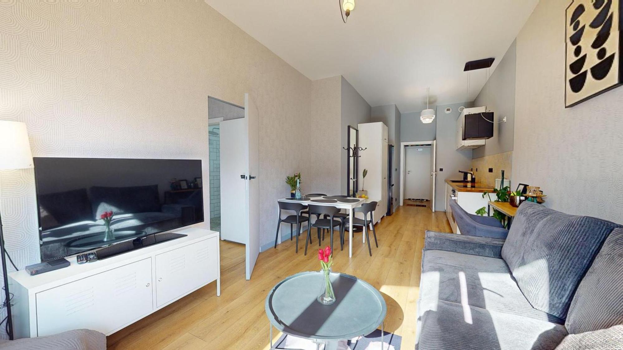 Family House Near The Market Square -Perfect For Family & Business Stays - Ksiecia Witolda Street 500 Steps To Market Square - 2 Bedrooms,2 Parking Places Wroclaw Ngoại thất bức ảnh